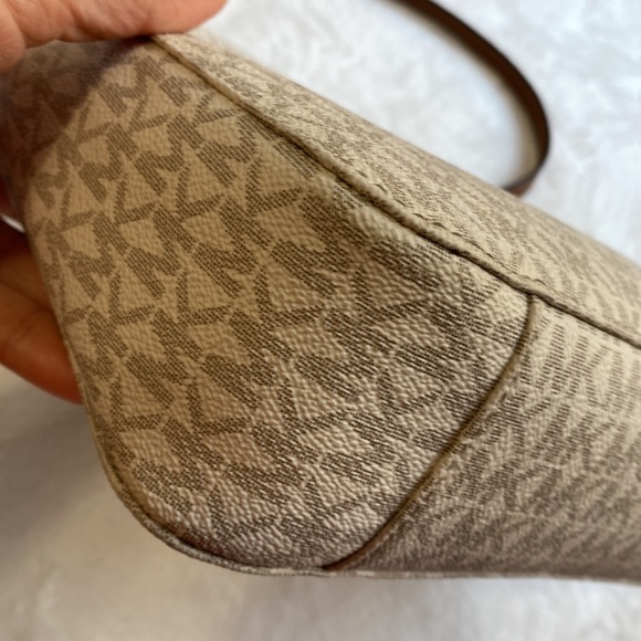 🔺🔻Michael Kors Jet Set Travel Large Logo Messenger🔺🔻 - Picture 14 of 17